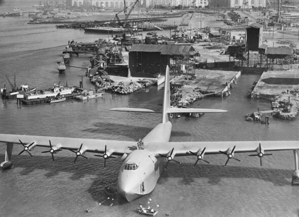 Chiếc thủy phi cơ lớn nhất thế giới Spruce Goose: Huyền thọai của Howard Hughes - Ảnh 4.