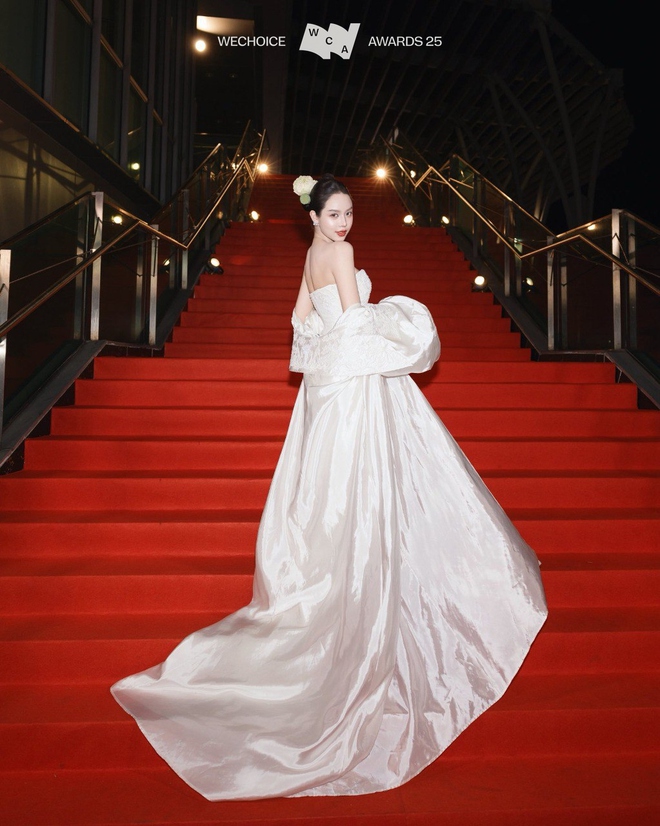 Khung hình đọ sắc đỉnh nhất WeChoice Awards 2025: Thanh Thuỷ và Thuý Ngân bất phân thắng bại- Ảnh 3.