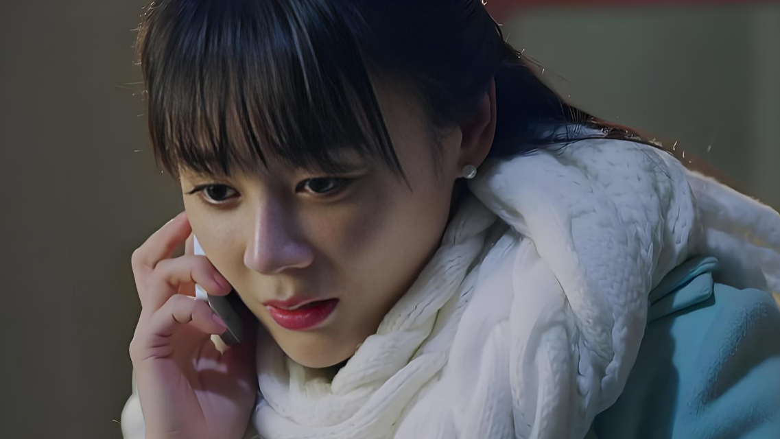 Lén gửi tiền về quê cho bố mẹ tiêu Tết, tôi bị em trai vô tình "bóc mẽ" và rồi là hàng chục cuộc gọi từ bố mẹ chồng - Ảnh 1.