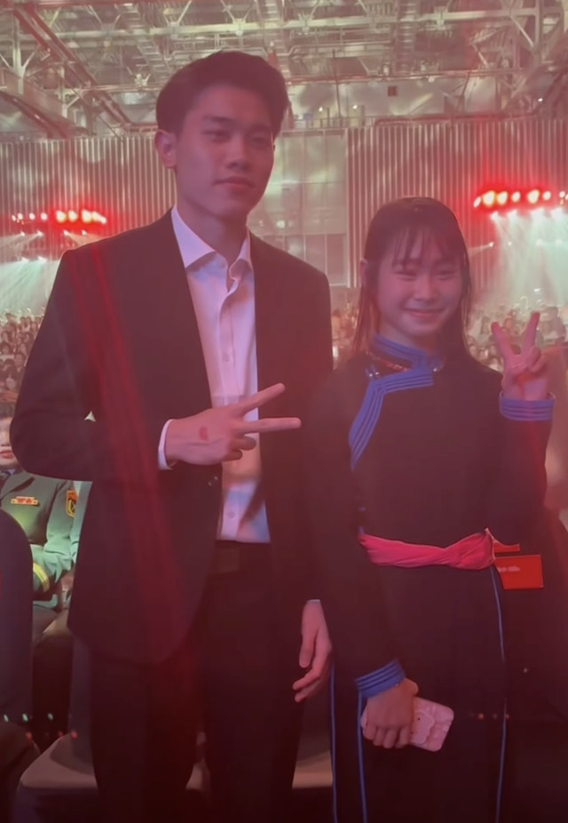 Đình Bắc gây sốt với nhan sắc vạn người mê, hot rần rần ở WeChoice Awards nhưng bị soi ra điểm chung 