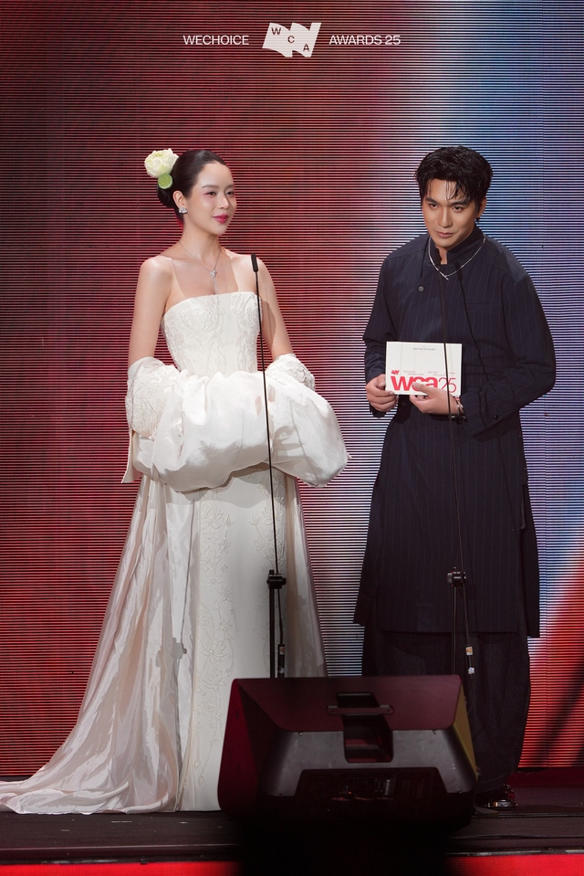 Có mỹ nhân ở WeChoice Awards đẹp đến mức chấp mọi khung hình, visual càng zoom cận càng vô lý- Ảnh 9.