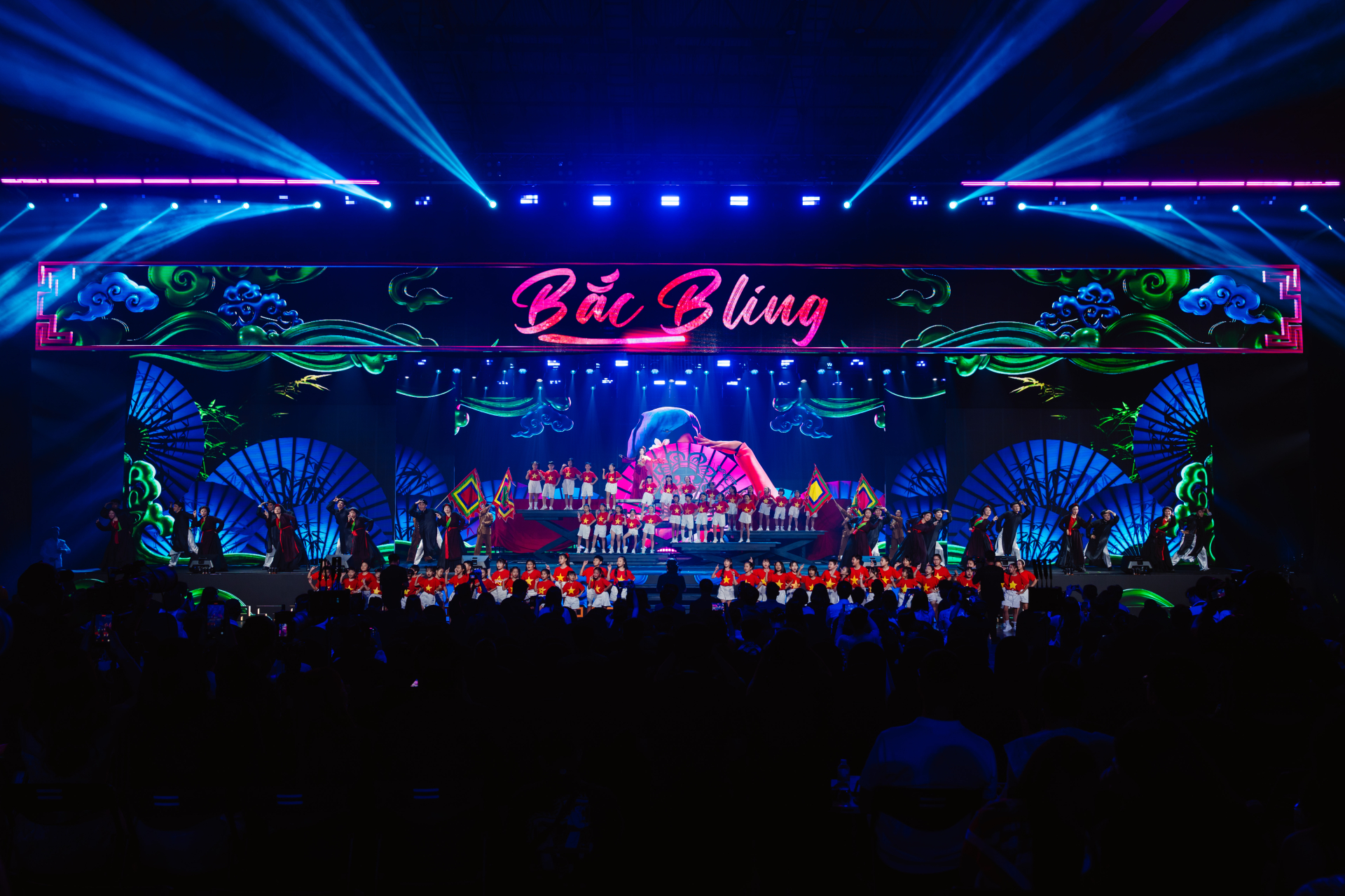 Ekip thông tim bào thai và cô giáo Đinh Thị Kim Phấn vinh danh WeChoice Awards 2025 - Ảnh 4.