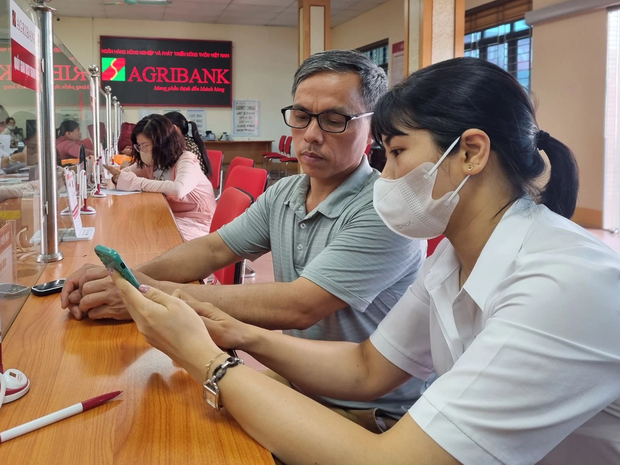 Agribank chính thức ngừng mọi giao dịch rút/chuyển tiền qua ứng dụng với khách hàng sau 19 20230524144934 16850075094681243915552 copy 1772364285926 17723642861501662656449