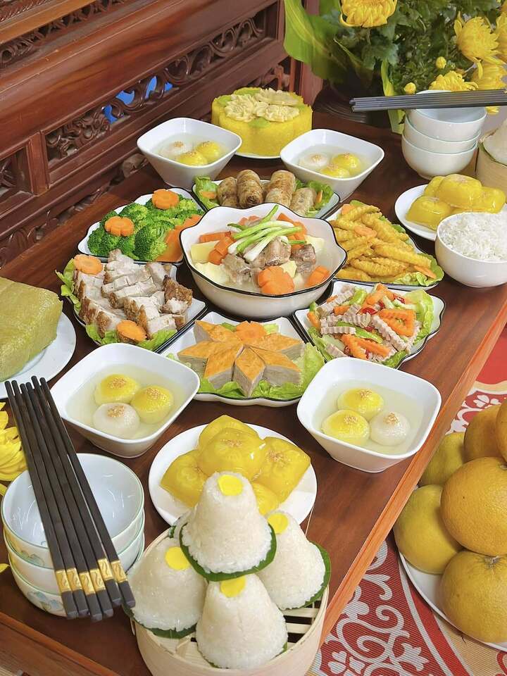 Rằm th&aacute;ng Gi&ecirc;ng c&uacute;ng Phật v&agrave; gia ti&ecirc;n kh&aacute;c nhau thế n&agrave;o? - Ảnh 2.