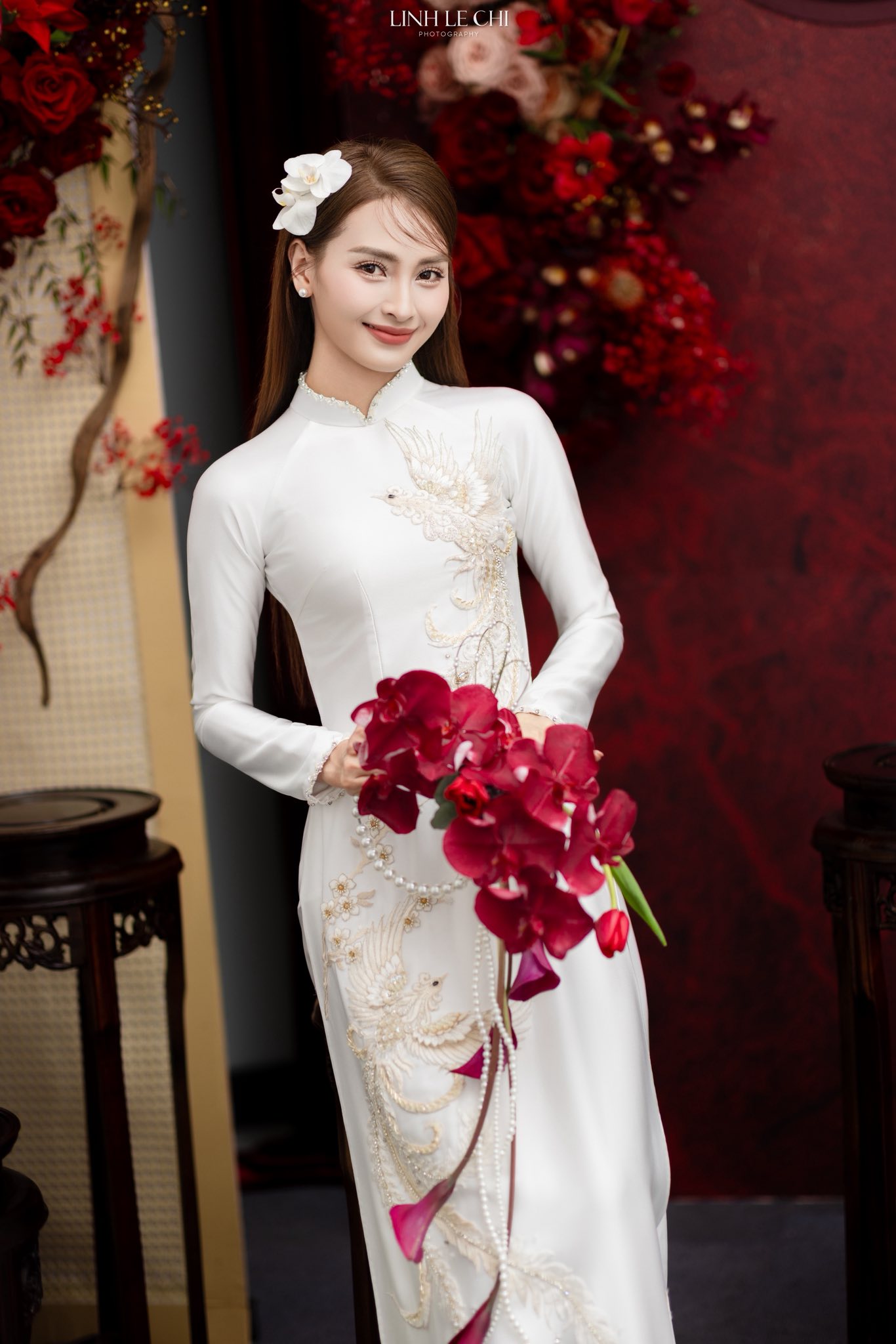 Ảnh n&eacute;t căng: MC M&ugrave; Tạt đeo v&agrave;ng nặng trĩu l&ecirc;n xe hoa c&ugrave;ng tuyển thủ Đức Huy, "nắn chồng" cực gắt ngay đ&ecirc;m t&acirc;n h&ocirc;n - Ảnh 18.