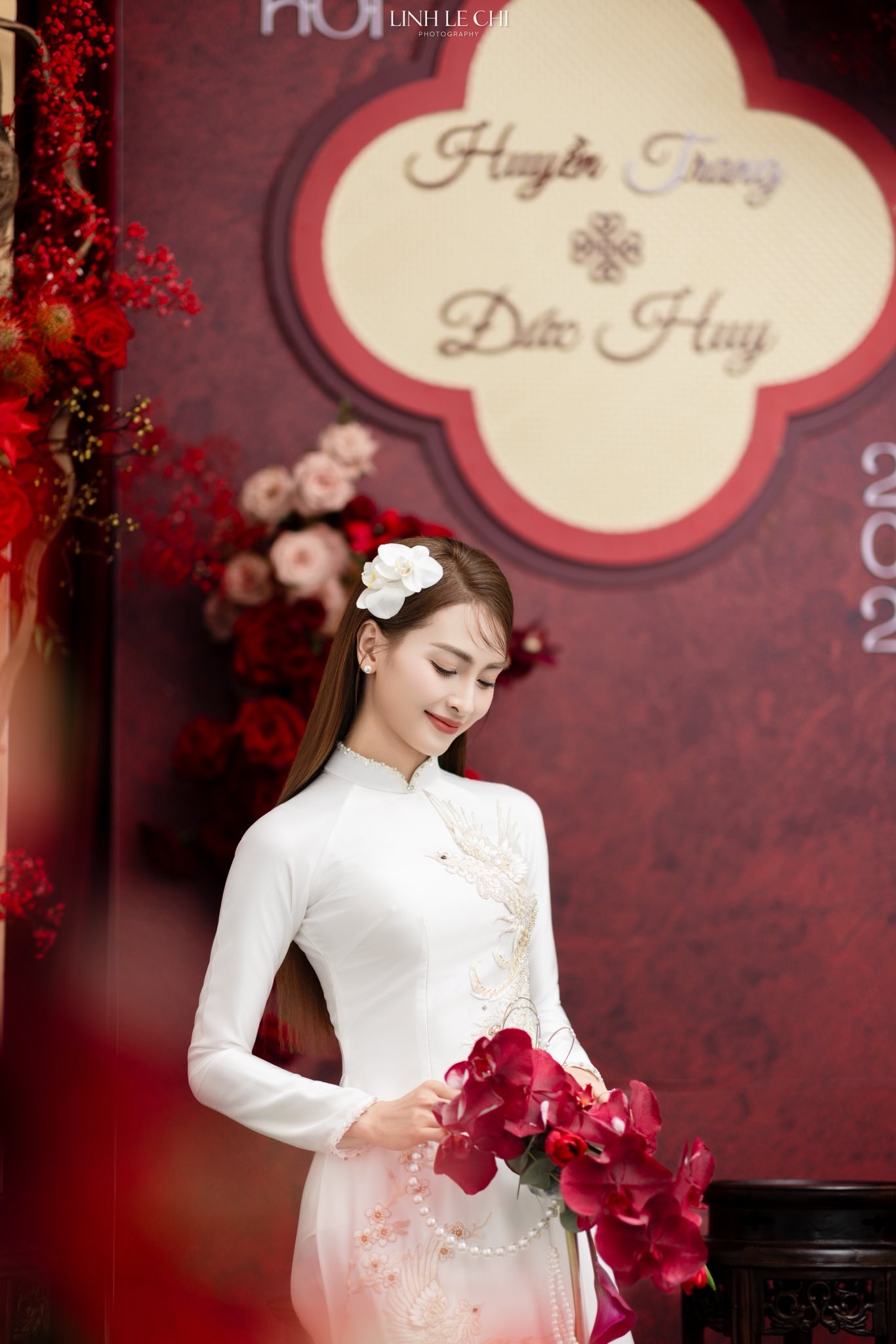 Ảnh nét căng: MC Mù Tạt đeo vàng nặng trĩu lên xe hoa cùng tuyển thủ Đức Huy,"nắn chồng" cực gắt ngay đêm tân hôn - Ảnh 21. Ảnh nét căng: MC Mù Tạt đeo vàng nặng trĩu lên xe hoa cùng tuyển thủ Đức Huy,"nắn chồng" cực gắt ngay đêm tân hôn - Ảnh 21.