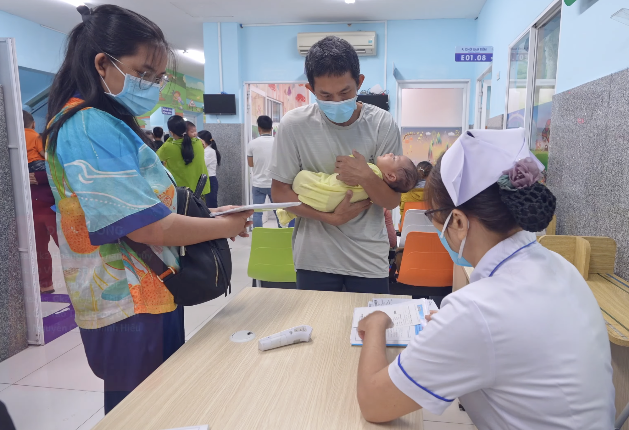 Bệnh viện Nhi đồng 1 triển khai uống vắc-xin Rotavin miễn phí từ năm 2026 - Ảnh 1.