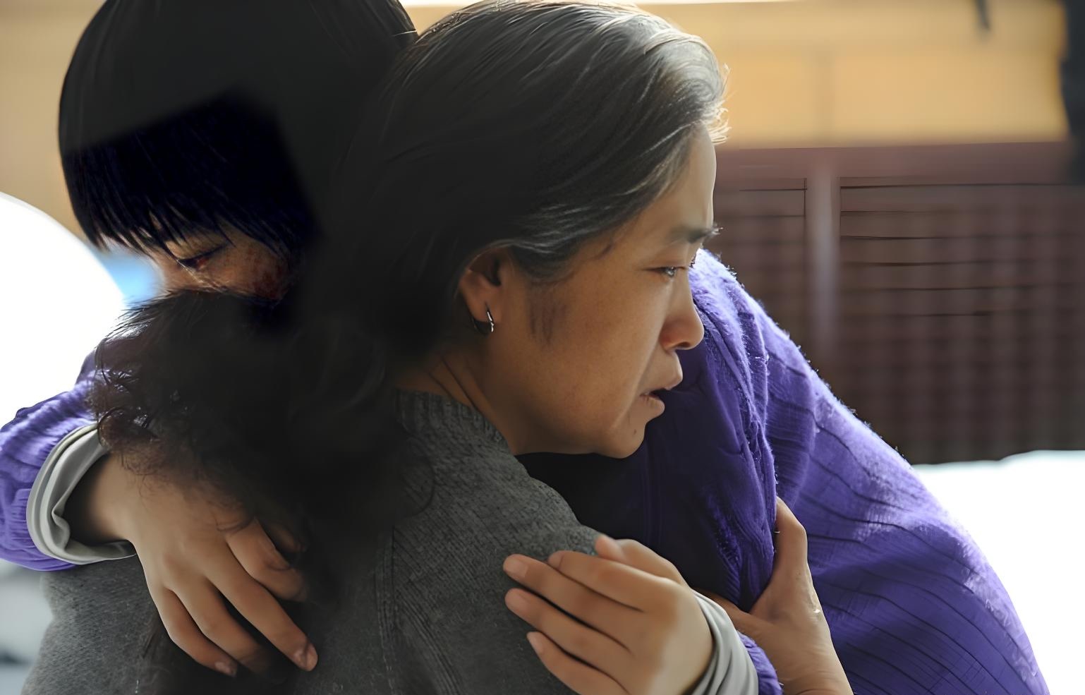 Hối hận khi cha mẹ gi&agrave;: 3 điều bất hiếu trong cuộc sống bận rộn - Ảnh 2.