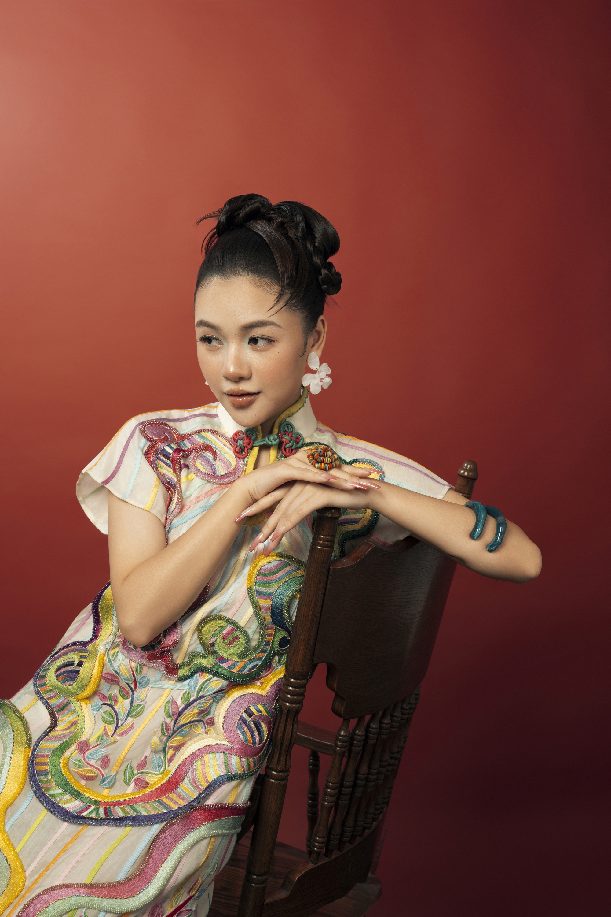 Nhờ "Trộm v&iacute;a", Vũ Th&ugrave;y Linh th&agrave;nh ca sĩ tỷ view - Ảnh 4.