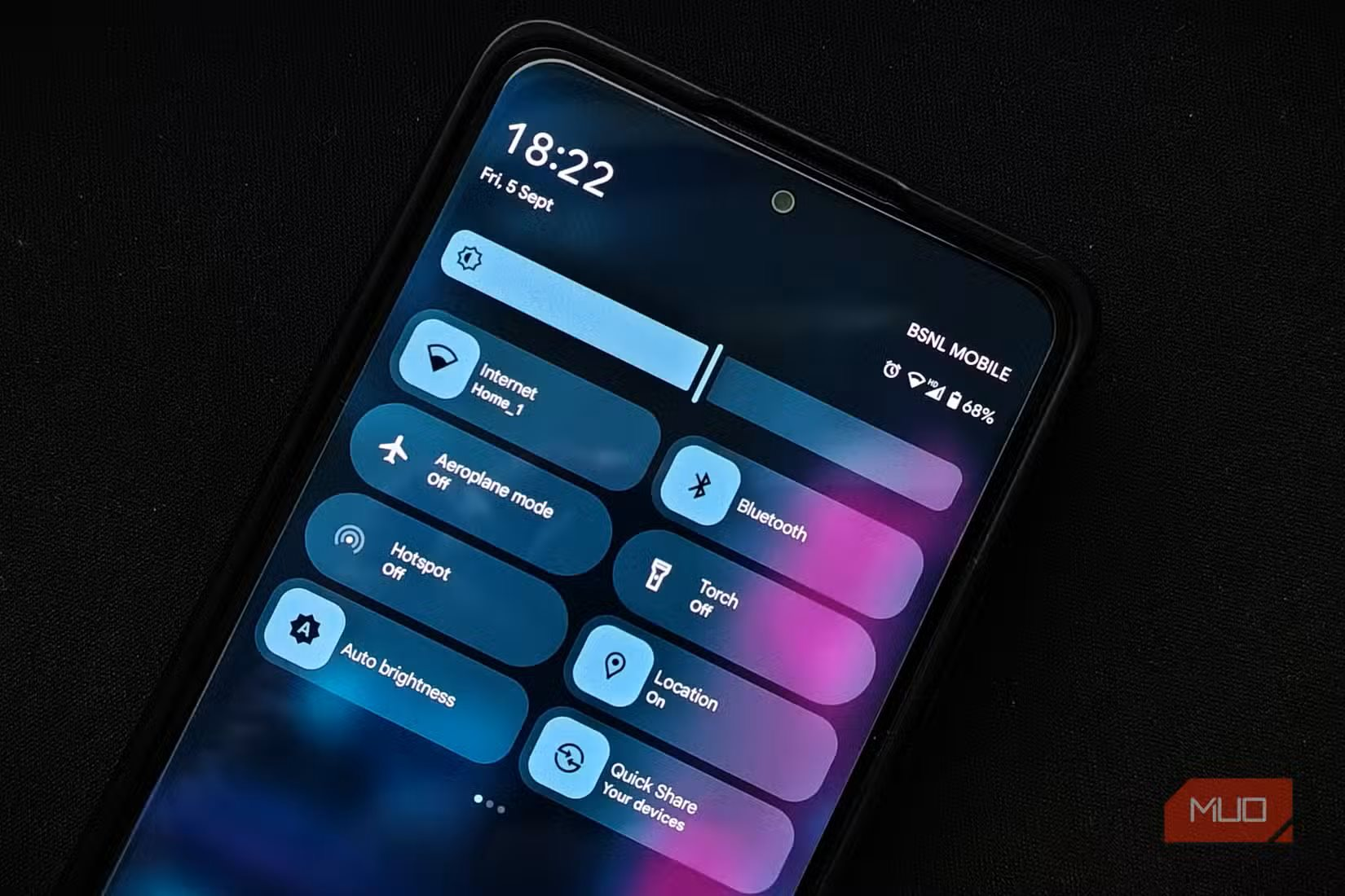 Đừng vội mua điện thoại mới, chỉ cần làm theo tôi, chiếc Android cũ kỹ của bạn biến ngay thành "máy đắt tiền" 26 expanded quick setting panel 1 1 1772336833624 17723368337281765632060