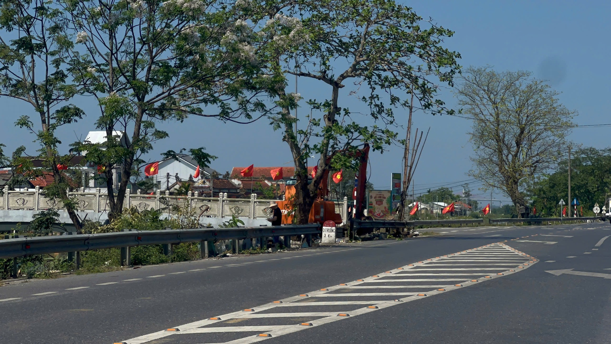 &Ocirc;ng Lững đ&atilde; rời đi, điểm tắc mặt bằng cầu Mỹ An đ&atilde; được giải ph&oacute;ng - Ảnh 2.