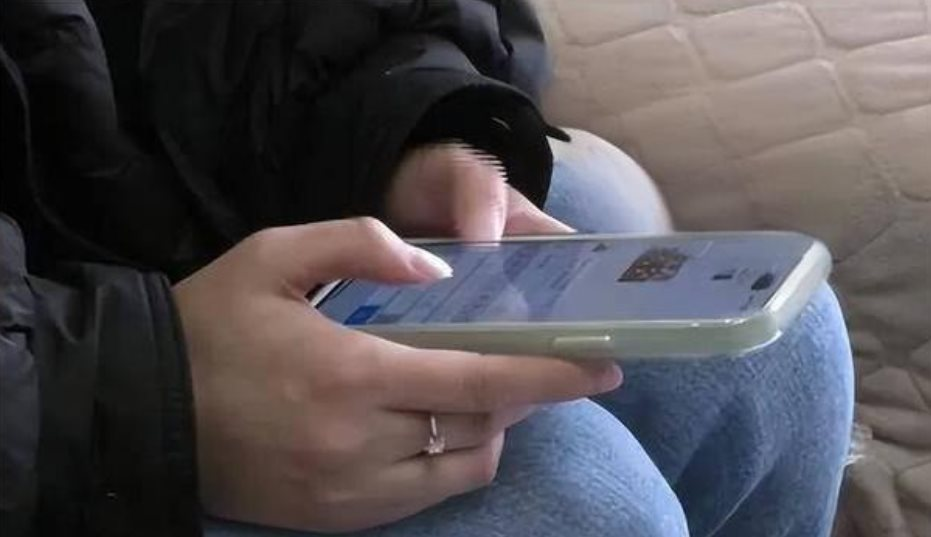 Người phụ nữ bị phong tỏa t&agrave;i khoản sau khi b&aacute;n v&agrave;ng 285 triệu đồng - Ảnh 3.