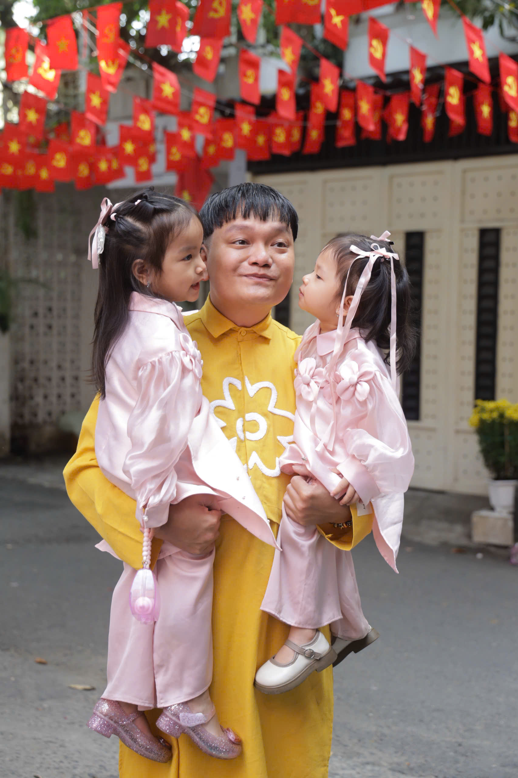 Nam nghệ sĩ Việt t&iacute;ch trữ v&agrave;ng, mua 2 căn nh&agrave; phố s&aacute;t nhau để l&agrave;m hồi m&ocirc;n cho con g&aacute;i từ l&uacute;c 2,3 tuổi - Ảnh 2.