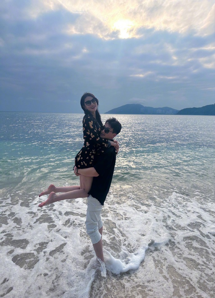 Ch&iacute;nh thức h&eacute; lộ mối quan hệ mẹ chồng - n&agrave;ng d&acirc;u của mỹ nh&acirc;n showbiz kết h&ocirc;n với sĩ quan đặc c&ocirc;ng - Ảnh 4.