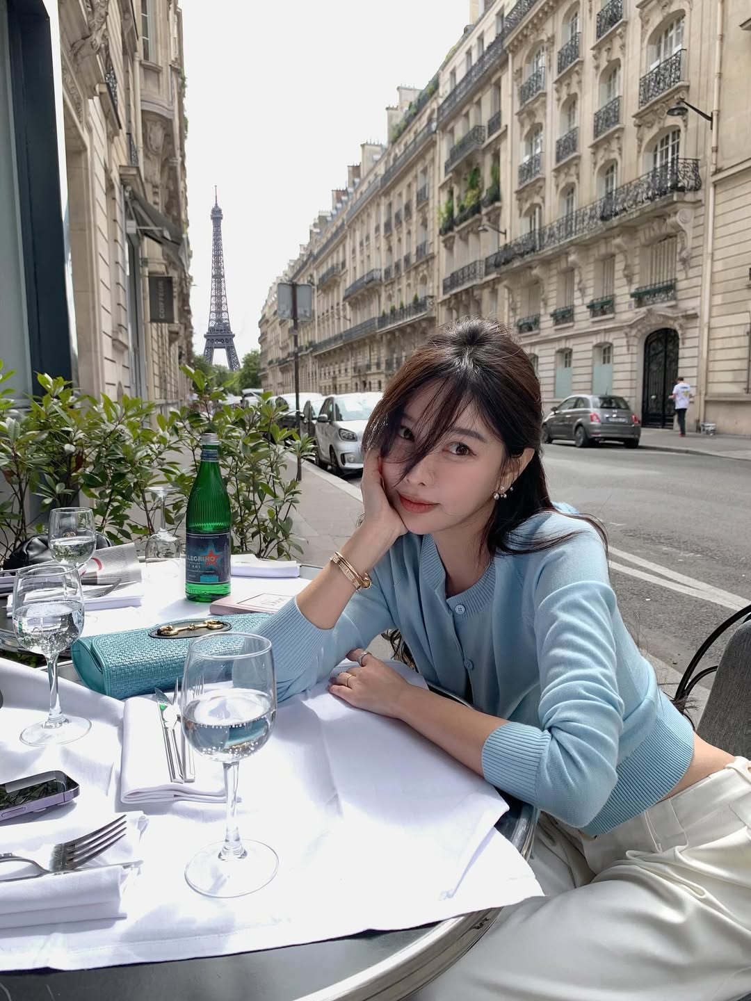 Cuộc sống hiện tại của "Tiểu thư đẹp nhất giới si&ecirc;u gi&agrave;u Trung Quốc" sau tr&ograve;n 16 năm nổi tiếng- Ảnh 14.