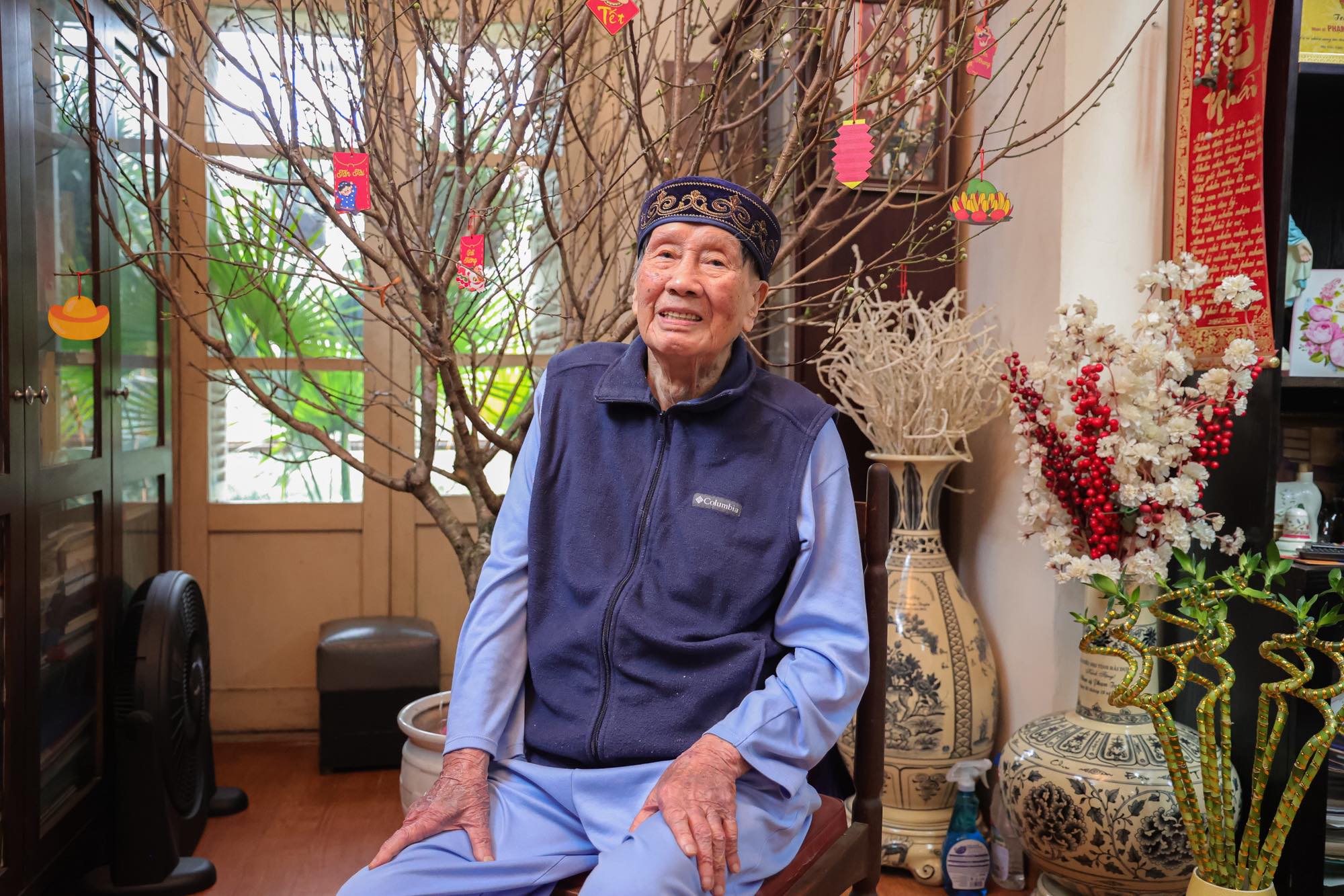 C&acirc;y đại thụ &acirc;m nhạc Việt Nam tuổi U100: 1 b&ecirc;n phổi kh&ocirc; cứng, thở oxy h&agrave;ng ng&agrave;y nhưng lại xuất hiện t&oacute;c đen- Ảnh 2.