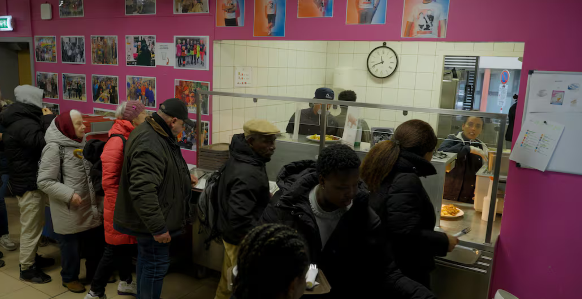 Nghịch l&yacute; đang diễn ra ở quốc gia gi&agrave;u nhất Li&ecirc;n minh ch&acirc;u &Acirc;u - Ảnh 2.