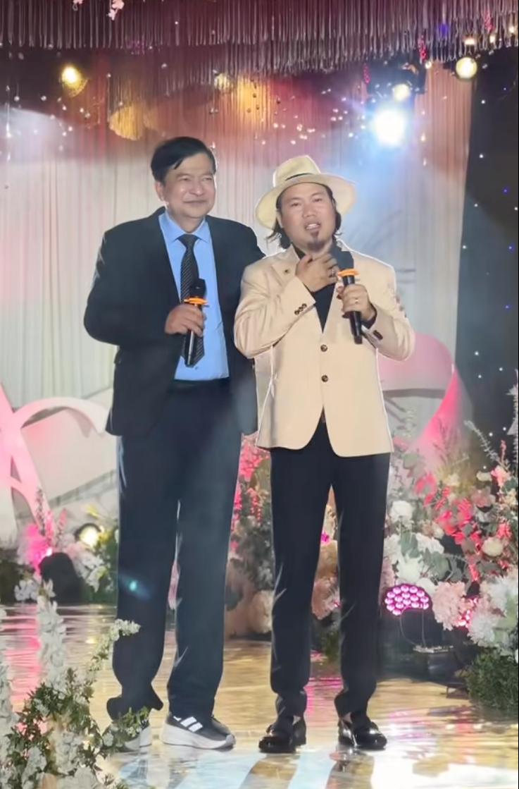 Đ&aacute;m cưới g&acirc;y ch&uacute; &yacute; tại Hải Hậu: Rạp cưới rộng 1.000m2, d&agrave;n xe moto tiền tỷ rước d&acirc;u- Ảnh 10.