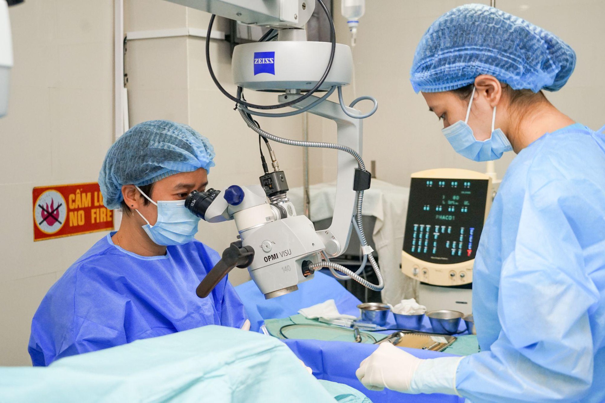 Lời cảm ơn đặc biệt v&agrave; h&agrave;nh tr&igrave;nh 15 năm &ldquo;giữ &aacute;nh s&aacute;ng&rdquo; cộng đồng của Bệnh viện Mắt Quốc tế DND - Ảnh 2.