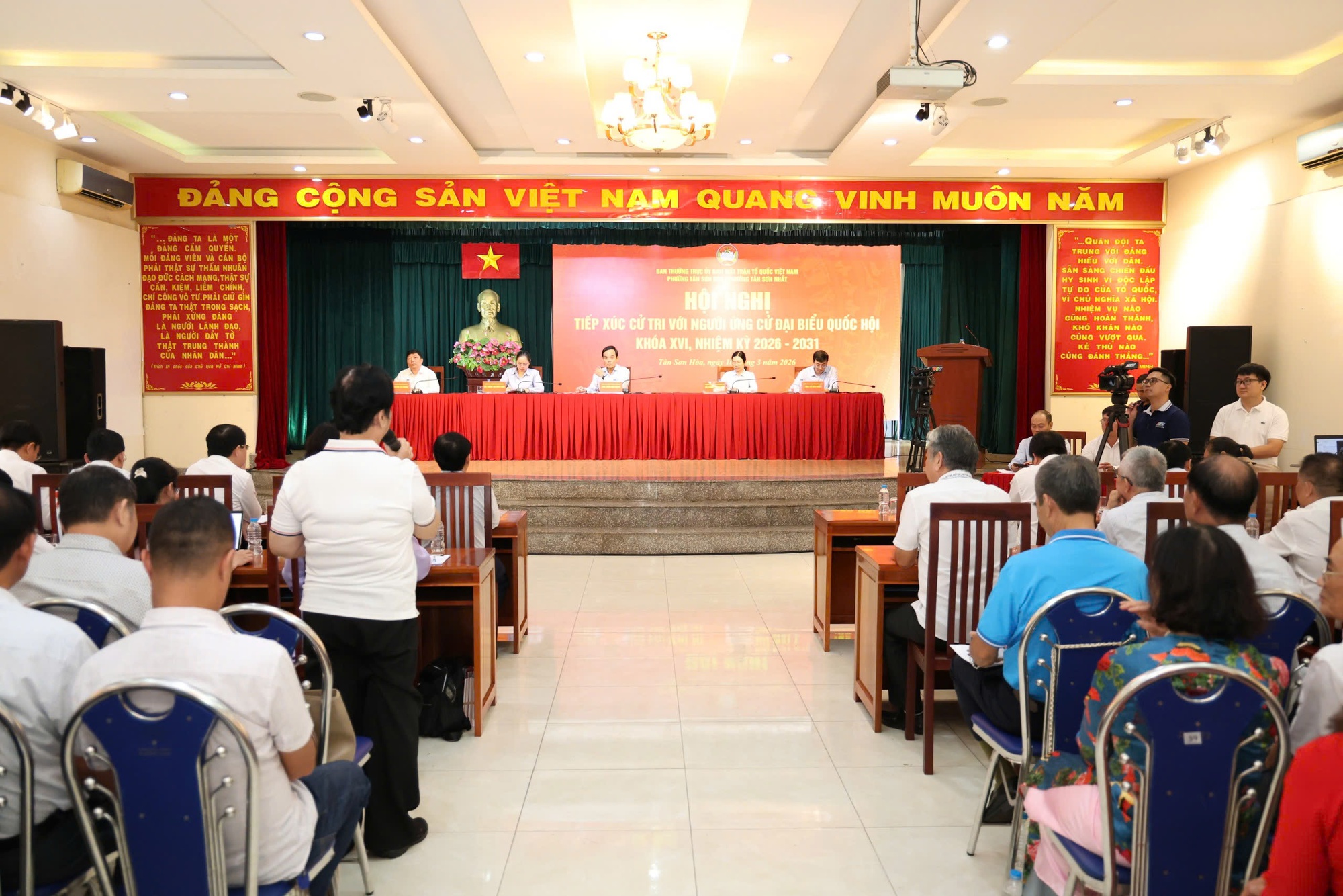 Bí thư Thành ủy TPHCM: "Đã qua rồi cái thời muốn hứa gì thì hứa" - Ảnh 3.