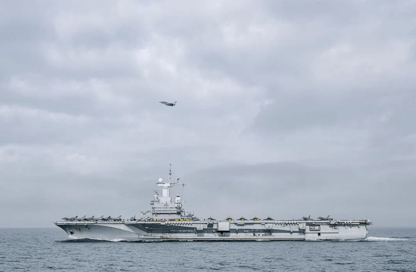 Anh, Ph&aacute;p, &Uacute;c dồn dập điều kh&iacute; t&agrave;i tới Trung Đ&ocirc;ng - Ảnh 1.