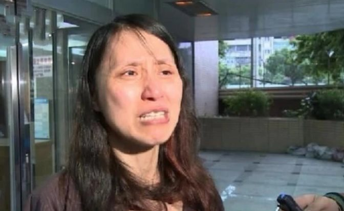 Chồng vay t&iacute;n dụng rồi qua đời, vợ v&agrave; con bị kiện - Ảnh 1.