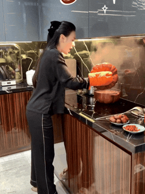 Phương Oanh trở lại, đoạn clip mới nhất để lộ điểm đ&aacute;ng lo- Ảnh 2.