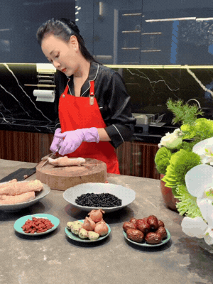 Phương Oanh trở lại, đoạn clip mới nhất để lộ điểm đ&aacute;ng lo- Ảnh 1.