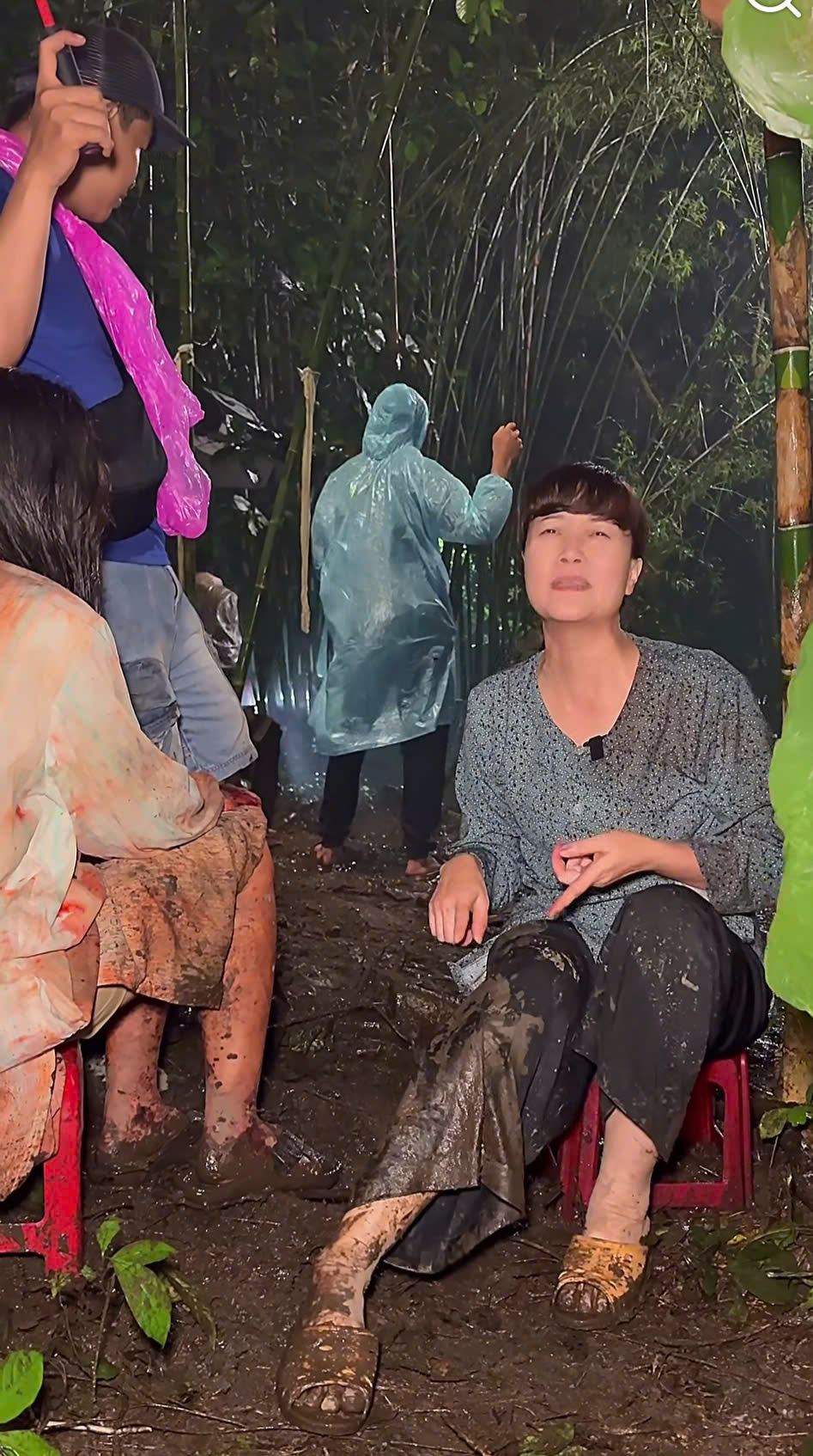 Nghệ sĩ h&agrave;i V&acirc;n Dung: "Khổ lắm, 4h s&aacute;ng rồi c&ograve;n lang thang ở đ&acirc;y" - Ảnh 2.