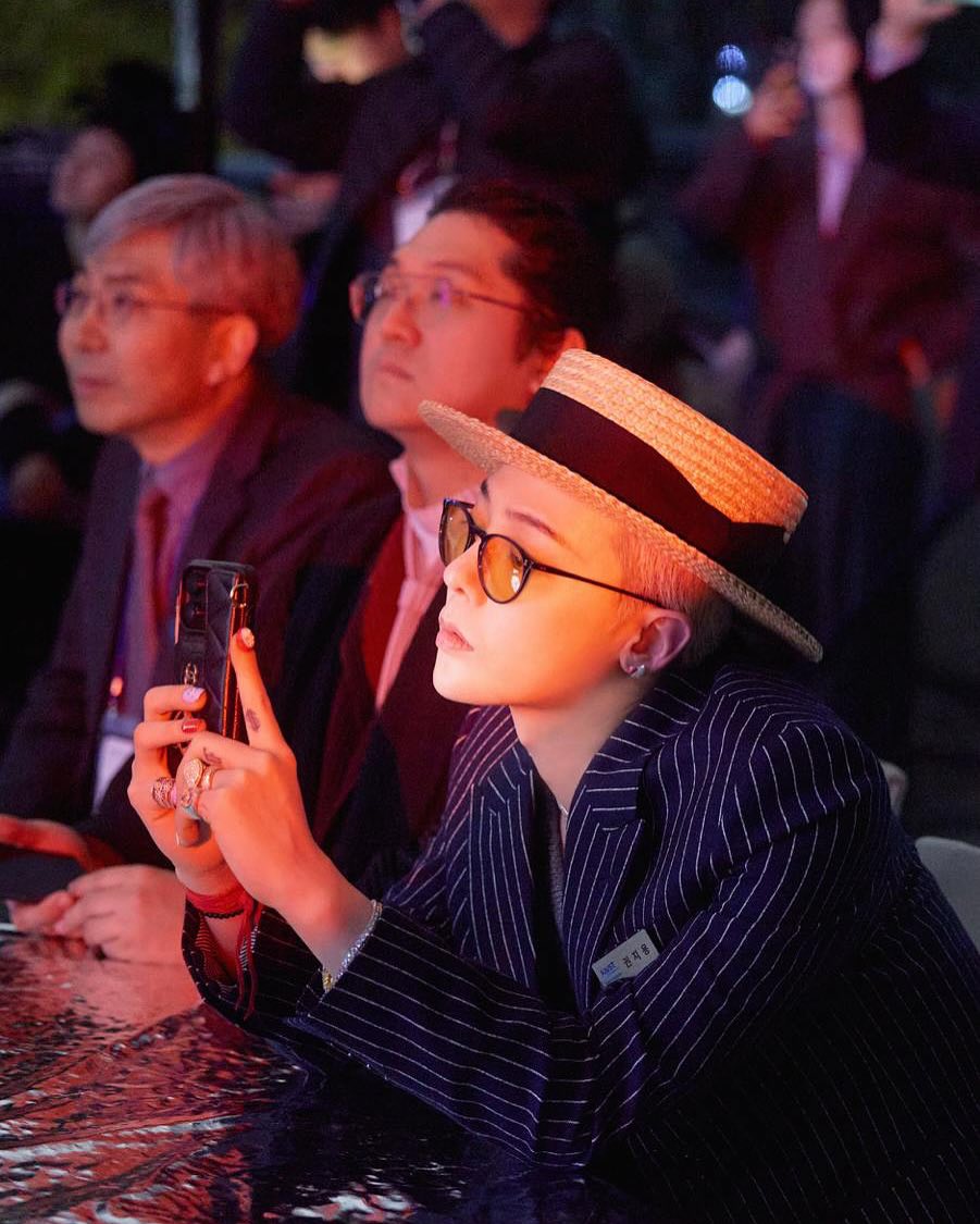 Gi&aacute;o sư cơ kh&iacute; kiếm 7118 tỷ đồng/năm: Sở hữu gần 200 b&agrave;i h&aacute;t, biểu diễn trước l&atilde;nh đạo 21 quốc gia- Ảnh 4.