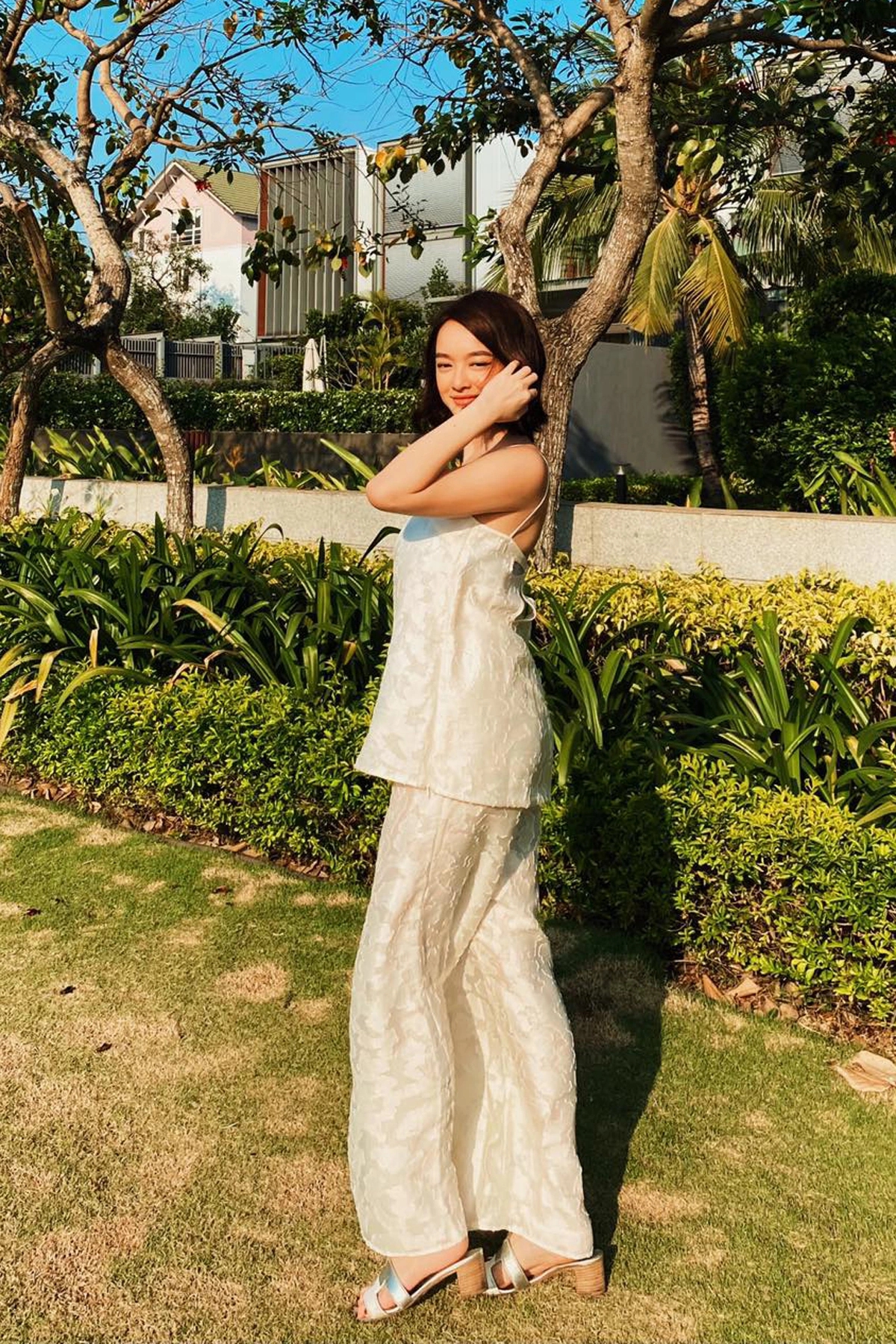 Mỹ nh&acirc;n chỉ cao 1m50 nhưng mặc đẹp kh&ocirc;ng trượt ph&aacute;t n&agrave;o, xuất hiện ở đ&acirc;u th&igrave; nơi đ&oacute; l&agrave; Paris Fashion Week- Ảnh 2.