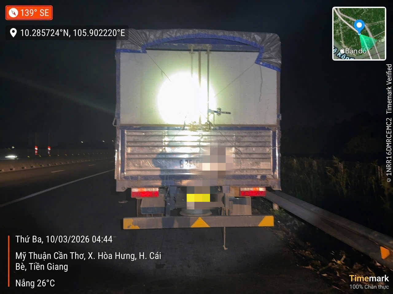 Cục CSGT cảnh b&aacute;o khẩn h&agrave;nh vi n&agrave;y của t&agrave;i xế c&oacute; thể phải trả gi&aacute; bằng mạng sống - Ảnh 1.