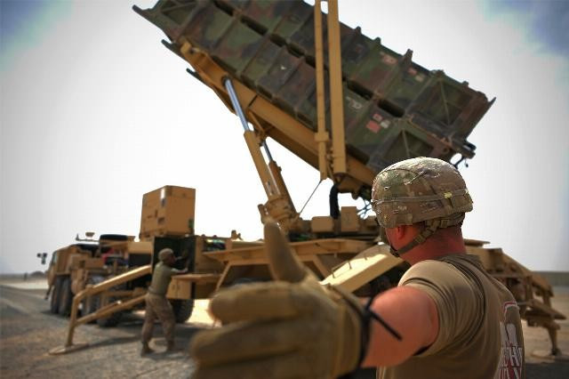 Hệ thống ph&ograve;ng kh&ocirc;ng Mỹ kh&ocirc;ng đủ sức chống lại tấn c&ocirc;ng từ Iran năm 2026 - Ảnh 2.