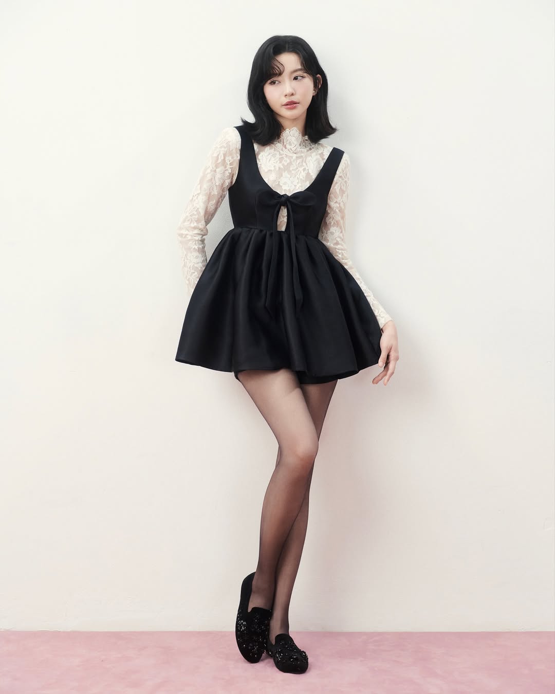 Mỹ nh&acirc;n chỉ cao 1m50 nhưng mặc đẹp kh&ocirc;ng trượt ph&aacute;t n&agrave;o, xuất hiện ở đ&acirc;u th&igrave; nơi đ&oacute; l&agrave; Paris Fashion Week- Ảnh 20.