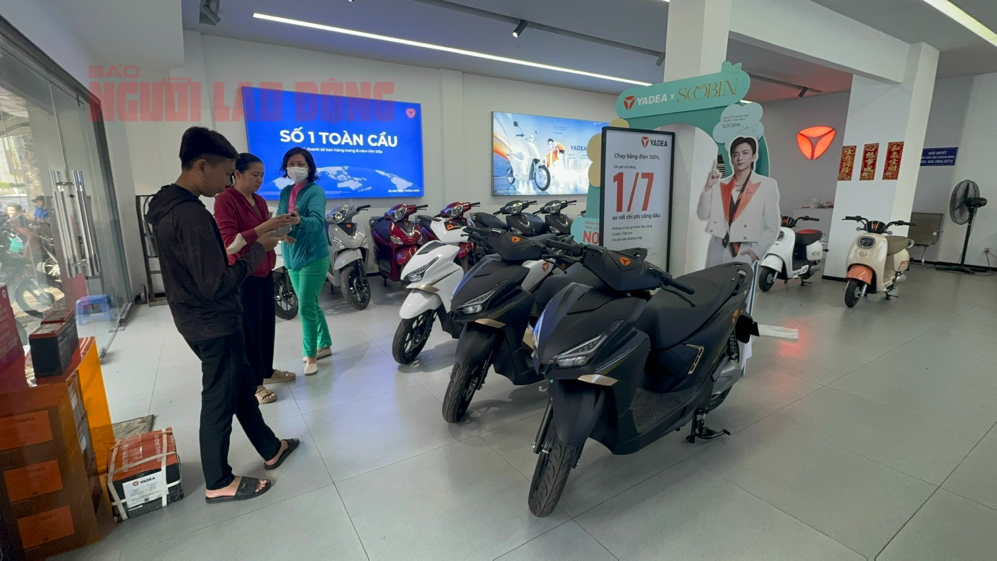 Xu hướng mua xe máy điện tăng vọt khi giá xăng cao tại TPHCM năm 2026 - Ảnh 6.