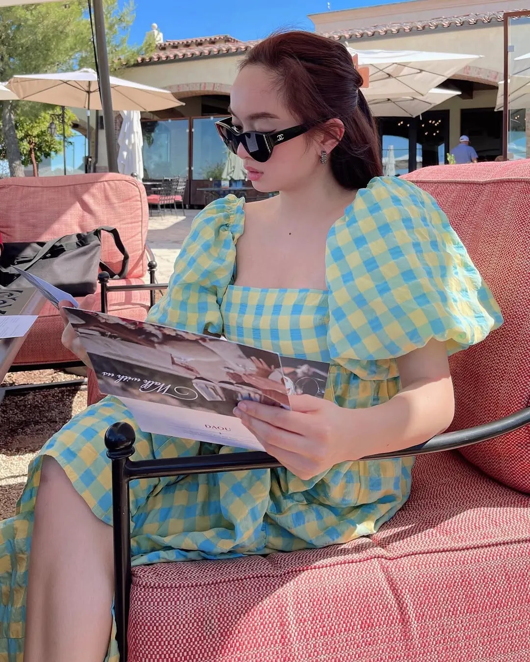 Mỹ nh&acirc;n chỉ cao 1m50 nhưng mặc đẹp kh&ocirc;ng trượt ph&aacute;t n&agrave;o, xuất hiện ở đ&acirc;u th&igrave; nơi đ&oacute; l&agrave; Paris Fashion Week- Ảnh 12.