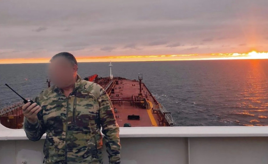 Nga sử dụng c&ocirc;ng ty qu&acirc;n sự tư nh&acirc;n bảo vệ hạm đội b&oacute;ng tối chuy&ecirc;n vận chuyển dầu - Ảnh 2.