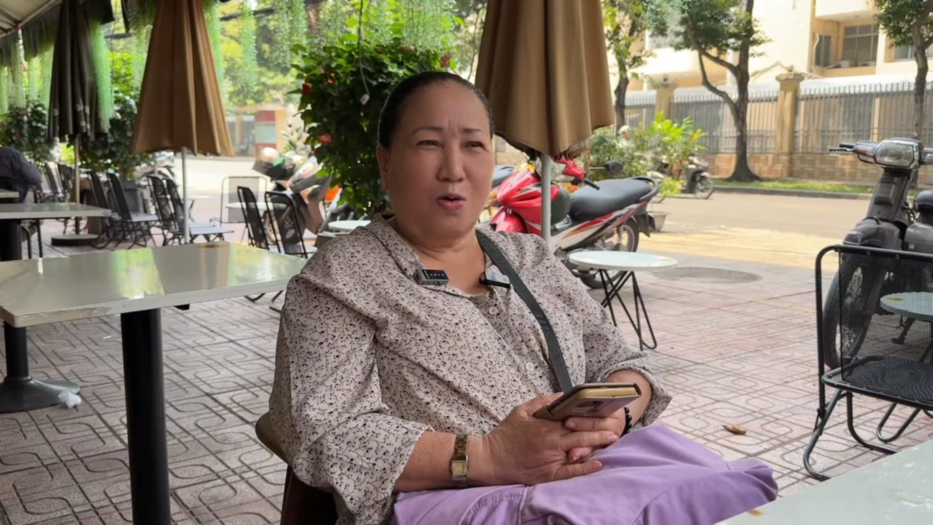 Đ&agrave;n em kh&ocirc;ng thể tới gặp trực tiếp, n&oacute;i một điều với vợ cũ Bảo Chung - Ảnh 1.