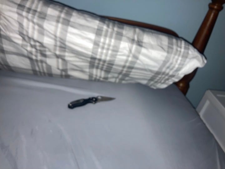 3 thứ ở đầu giường &acirc;m thầm l&ocirc;i k&eacute;o tiểu nh&acirc;n, dễ rước xui v&agrave;o nh&agrave;- Ảnh 1.