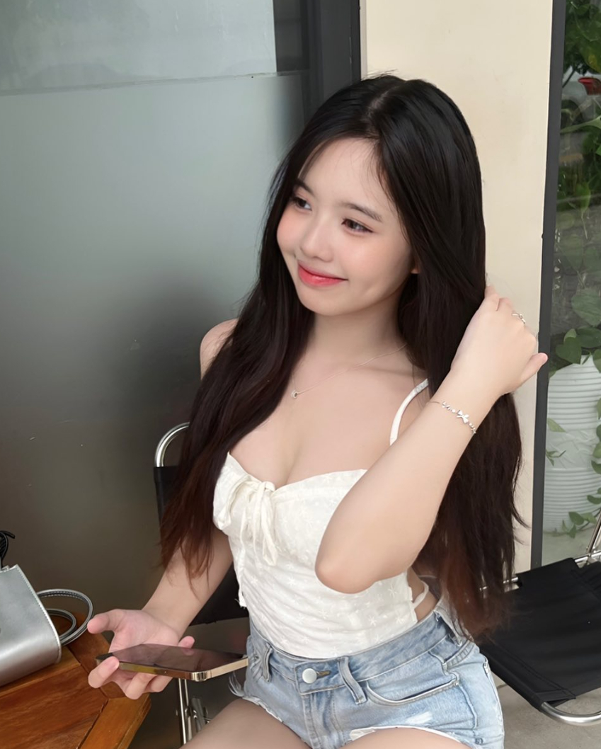 G&aacute;i xinh bất ngờ l&ecirc;n xu hướng nhờ khoe "l&uacute;m", qu&aacute; khứ từng bị gắn m&aacute;c "bản sao" Tiểu H&yacute; - Ảnh 9.