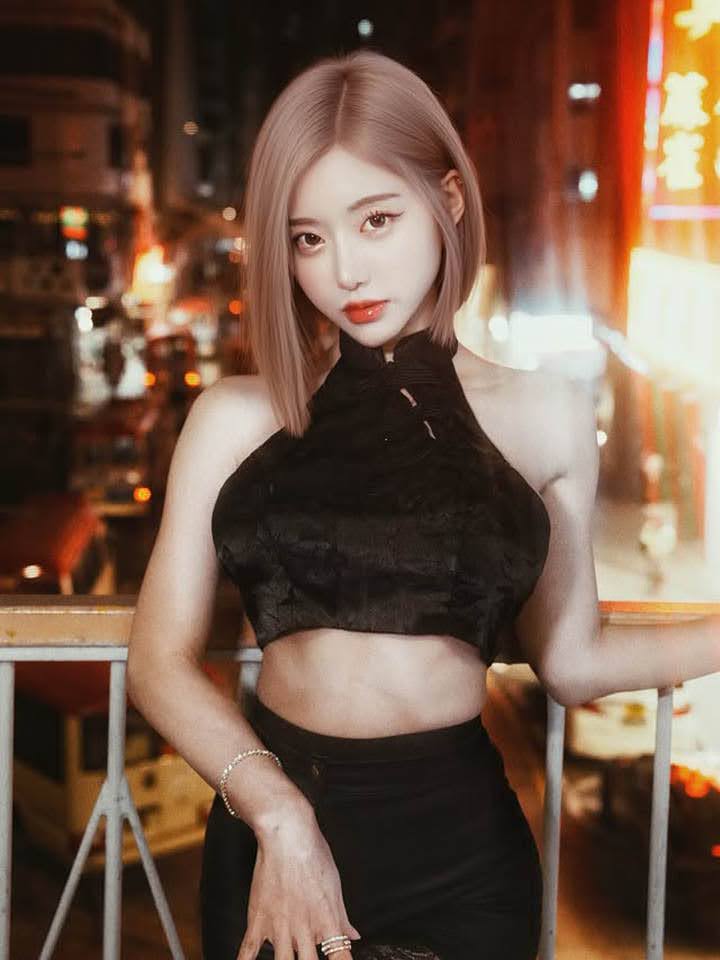 Fan bức x&uacute;c khi DJ Soda bị &ldquo;đụng chạm qu&aacute; đ&agrave;&rdquo; bởi kh&aacute;n giả ở sự kiện &acirc;m nhạc- Ảnh 7.