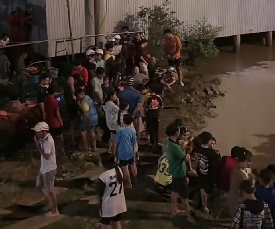 B&eacute; g&aacute;i 3 tuổi tử vong ở C&agrave; Mau sau tai nạn đuối nước thương t&acirc;m - Ảnh 1.