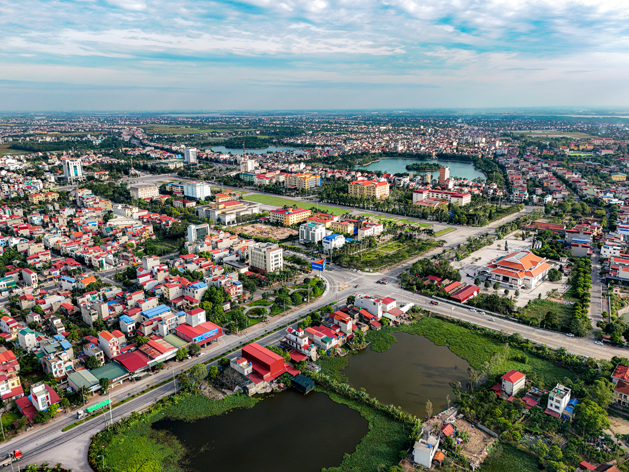 Sân vận động 60.000 chỗ, cao tốc liên vùng và loạt hạ tầng nghìn tỷ đồng loạt đổ bộ tại tỉnh sát vách Hà Nội - Ảnh 1.