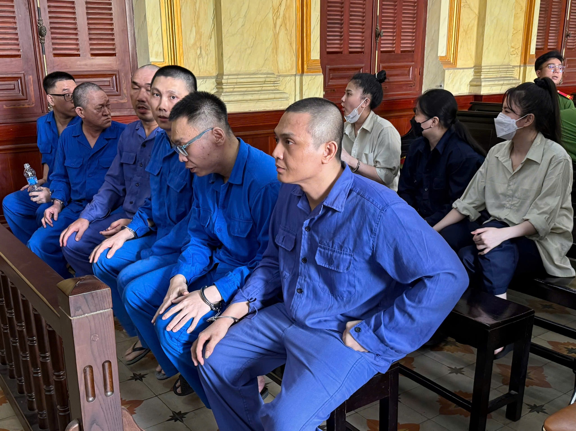 TAND TPHCM tuyên án tử hình 4 bị cáo trong vụ án ma túy lớn - Ảnh 1. TAND TPHCM tuyên án tử hình 4 bị cáo trong vụ án ma túy lớn - Ảnh 1.