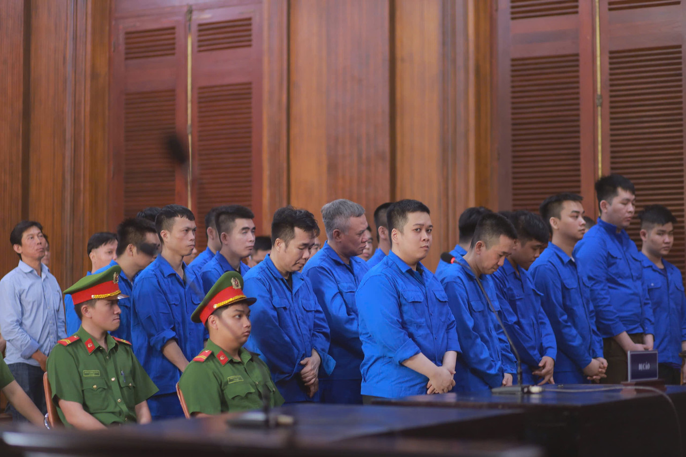 Gen Z cầm đầu đường d&acirc;y T&agrave;ng trữ vũ kh&iacute; v&agrave; tiền giả lĩnh &aacute;n 15 năm t&ugrave; - Ảnh 2.