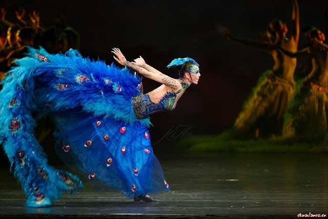 Mỹ nh&acirc;n U70 trẻ đẹp v&ocirc; thực nhờ 30 năm kh&ocirc;ng ăn cơm, m&uacute;a 1 điệu thấy cả giang sơn đại ng&agrave;n  - Ảnh 3.