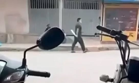 Người đ&agrave;n &ocirc;ng bị ch&eacute;m trọng thương khi uống c&agrave; ph&ecirc; tại Nghệ An - Ảnh 2.