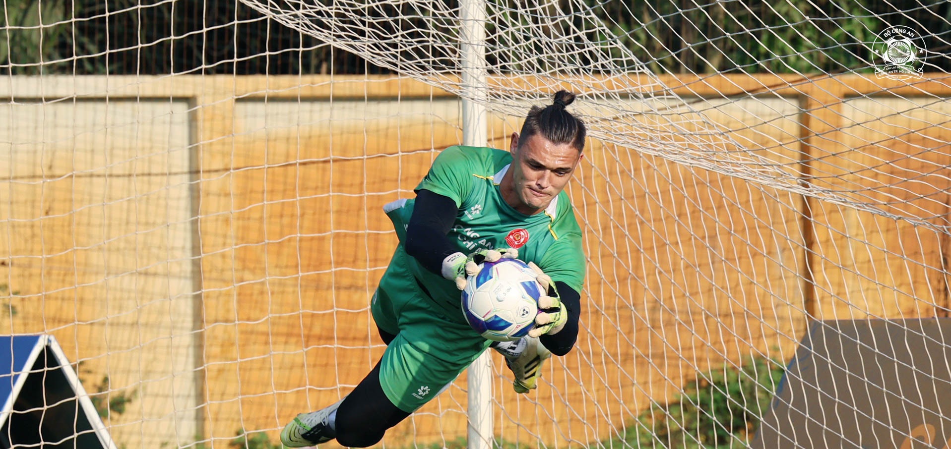 HLV Kim Sang-sik đ&oacute;n d&agrave;n nhập tịch khủng, tuyển Việt Nam l&agrave;m g&igrave; để tr&aacute;nh &ldquo;vết xe đổ&rdquo; của Malaysia? - Ảnh 1.