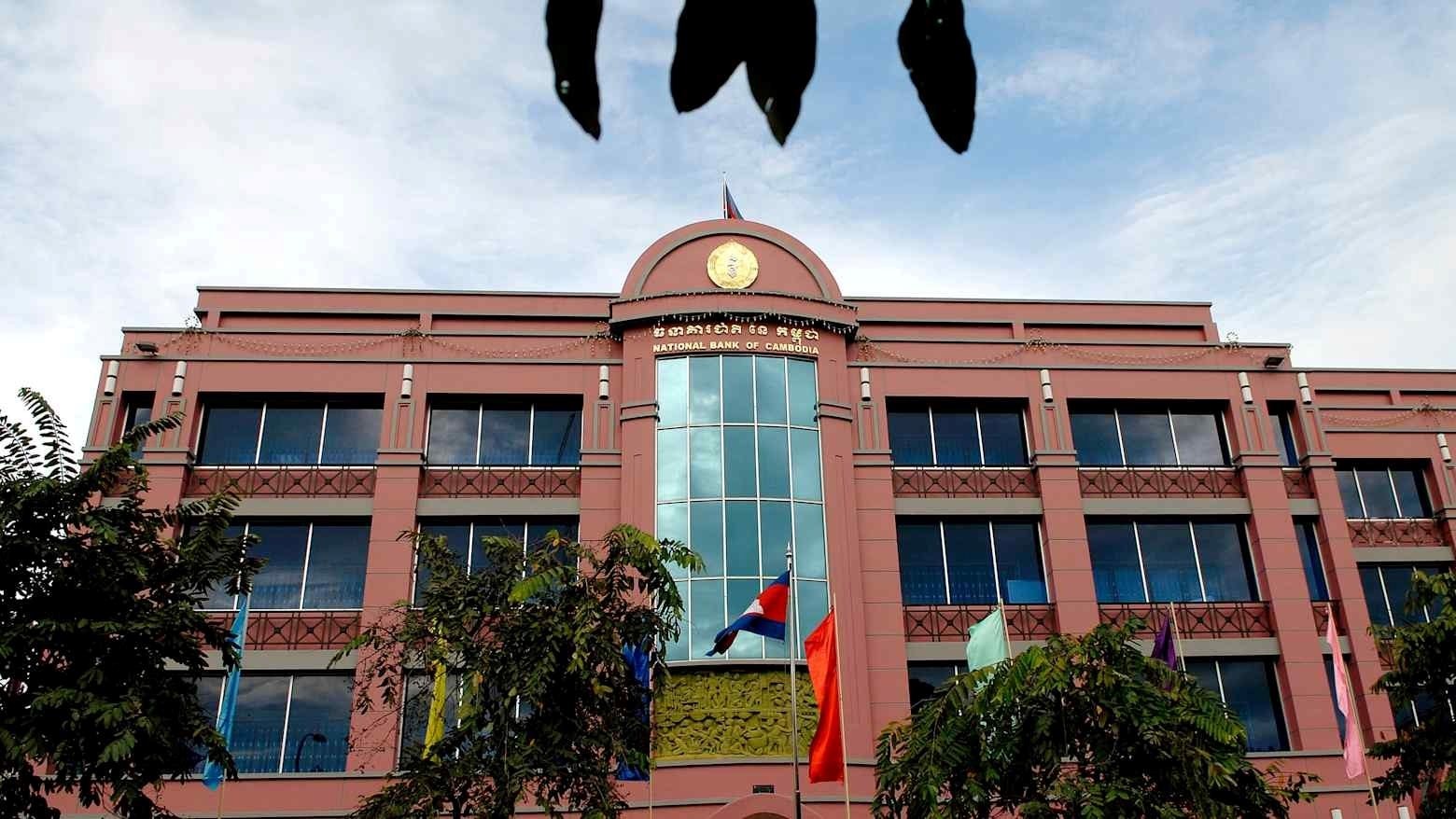 Nợ xấu tăng b&aacute;o động, Campuchia vừa thực hiện việc chưa từng c&oacute; trong lịch sử - Ảnh 1.