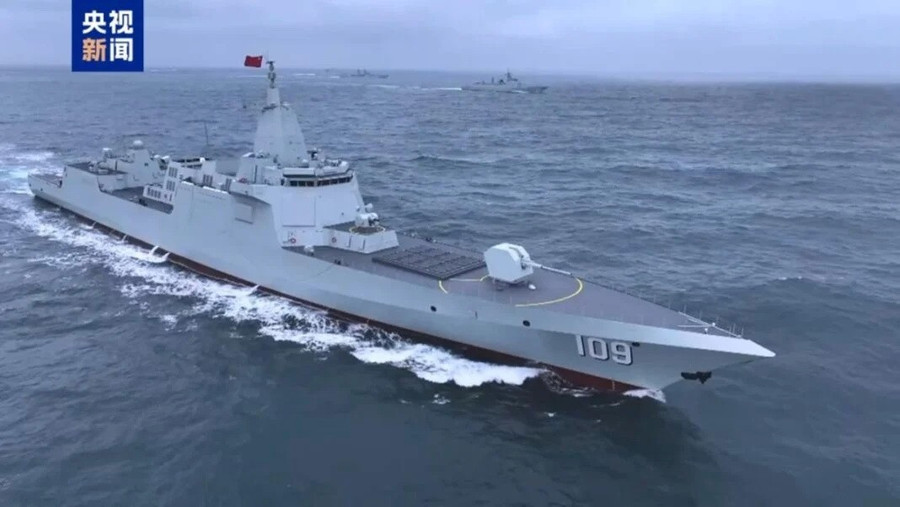 Khu trục hạm Type 055 v&agrave; sự ph&aacute;t triển mạnh mẽ của Hải qu&acirc;n Trung Quốc năm 2026 - Ảnh 2.